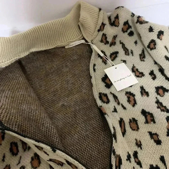 Do Everything In Love Knit Poncho LEOPARD PRINT CARDIGAN FRONT ZIP one size - Picture 7 of 7